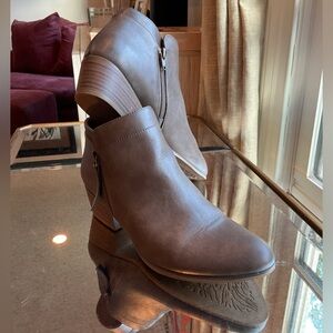 Fall Booties (zip side - size 8.5)
